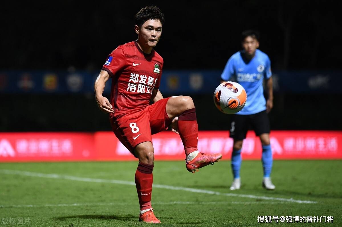 九游娱乐-莱万多夫斯基意外战胜勇士，重要助攻引爆全场！